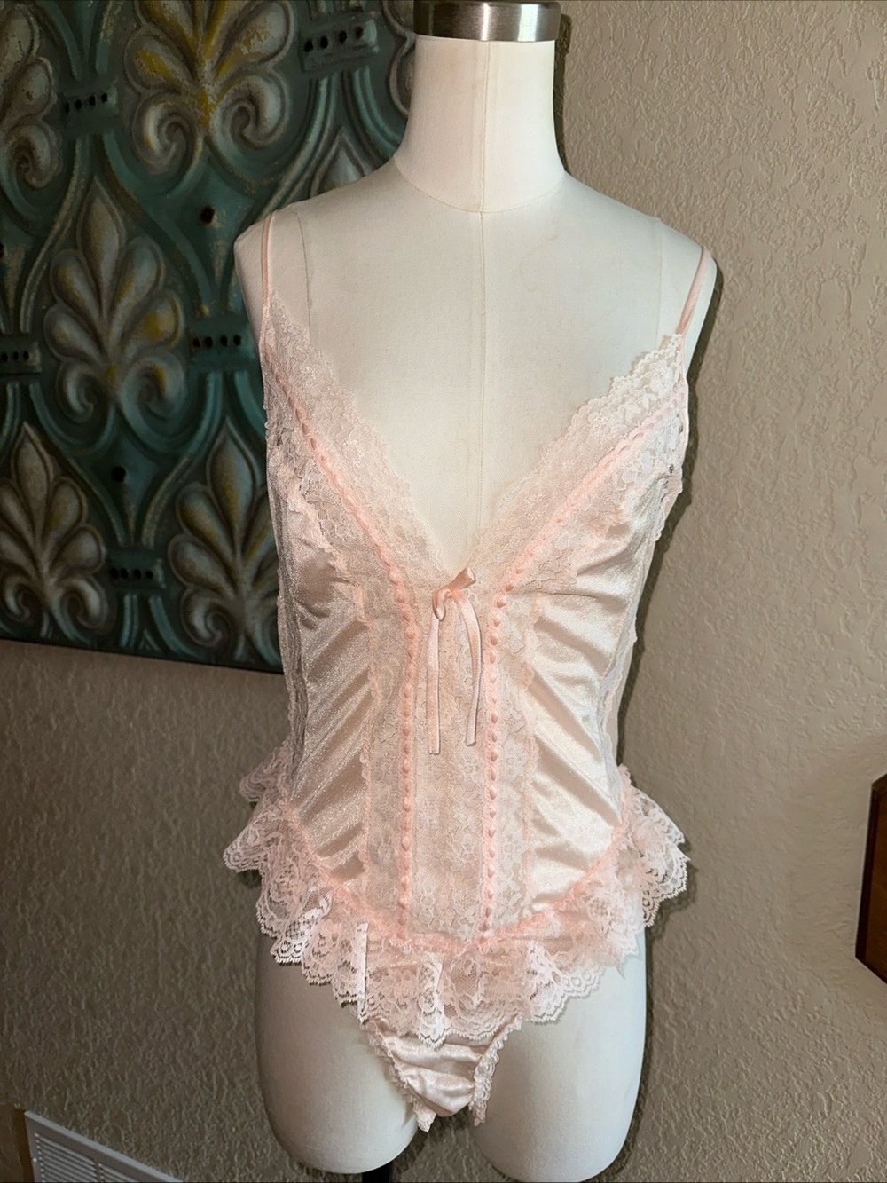 Vintage 80s Lace Teddy Bodysuit Womens M Blush Pink Snap Crotch USA Made - Picture 1 of 12